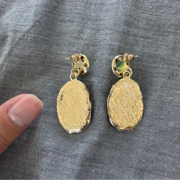 Floral Pattern Earrings Style 4 - Picture 6 of 6